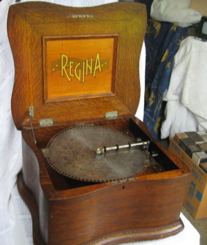 Twelve and a quarter inch Regina music box
