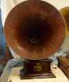 a seventh thumbnail of Victor IV with wooden horn